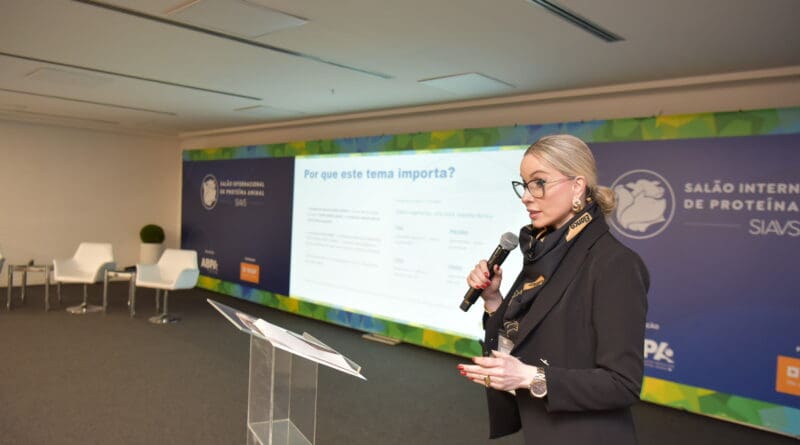 FACTA Conecta discute o uso de antimicrobianos e seu impacto no comércio internacional de produtos de origem animal